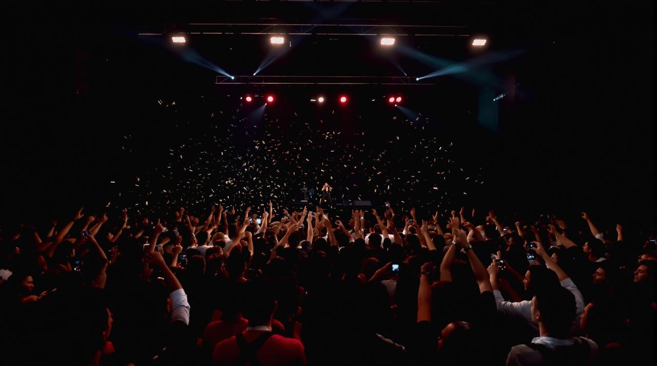 51吃瓜网 - 娱乐圈大瓜连连我心声听我在内地明星八卦中揭秘李易峰夜会美女与车祸真相